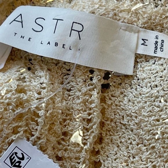 ASTR Pleated Wrap Sweater Knit Long Sleeve Cream Women's Size Medium NWT - Picture 11 of 14